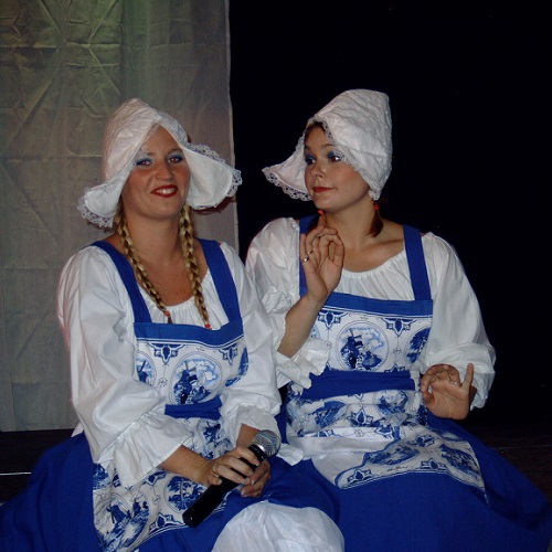 Claire en Marjolein als de Hollandse Tijden Meiden