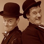 Een foto van de lookalike en imitator van Laurel and Hardy