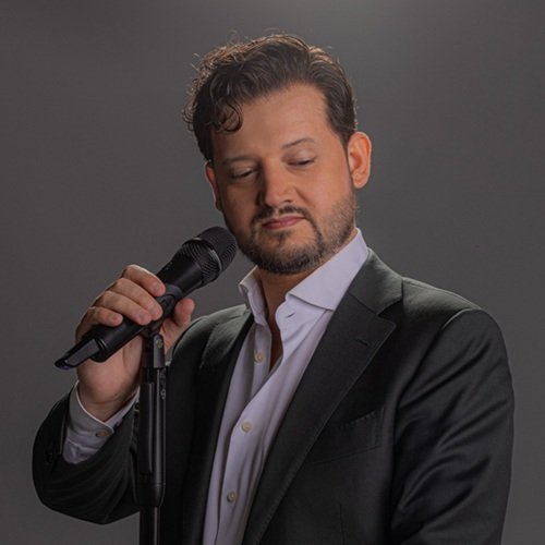 De Tino Martin Lookalike / Imitator